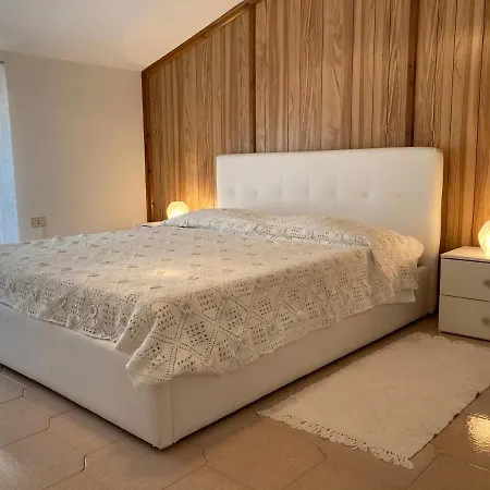 Family Friendly Apartment In Giba Center